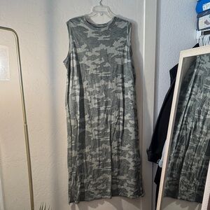 Universal Thread Green Camouflage Midi Dress